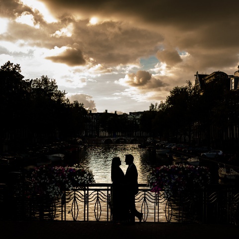 Trouwfotograaf Amsterdam Loveshoot in Amsterdam en Zaanse Schans | Arun en Shika